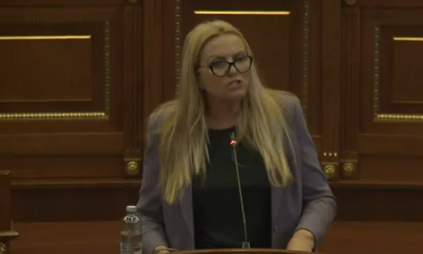 Kadrijaj paralajmëron protesta: ‘Do të dalim në rrugë’, akuzë ndaj Kurtit