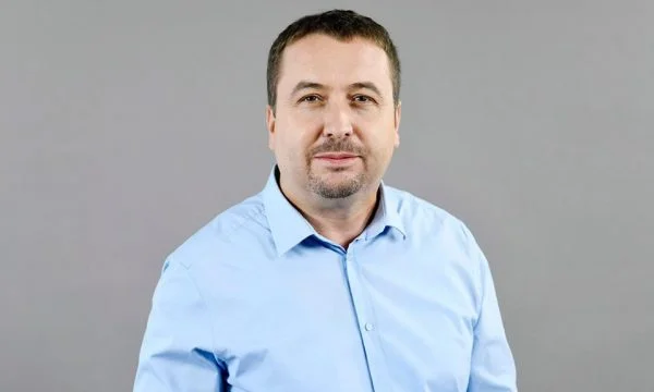 Latifi: Dokumenti i BIA-s në telefonin e Shehollit ngre akuza të rënda