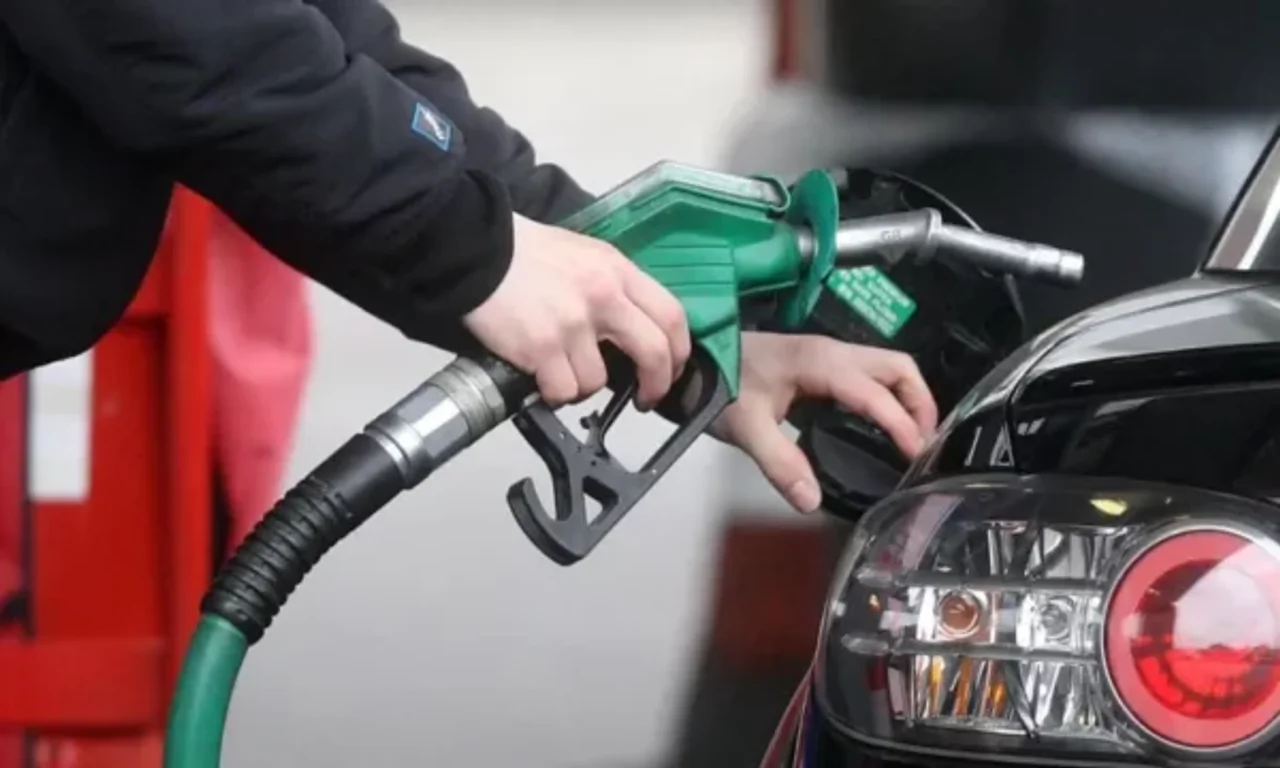 Rriten çmimet e karburanteve: nafta 1.77 €/l, benzina 1.49 €/l