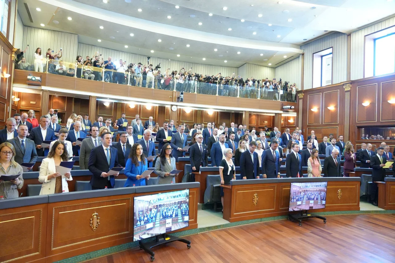 Foto: Seanca konstituive e Kuvendit u ndërpre: kryesuesi: nuk pati propozim për kryetar