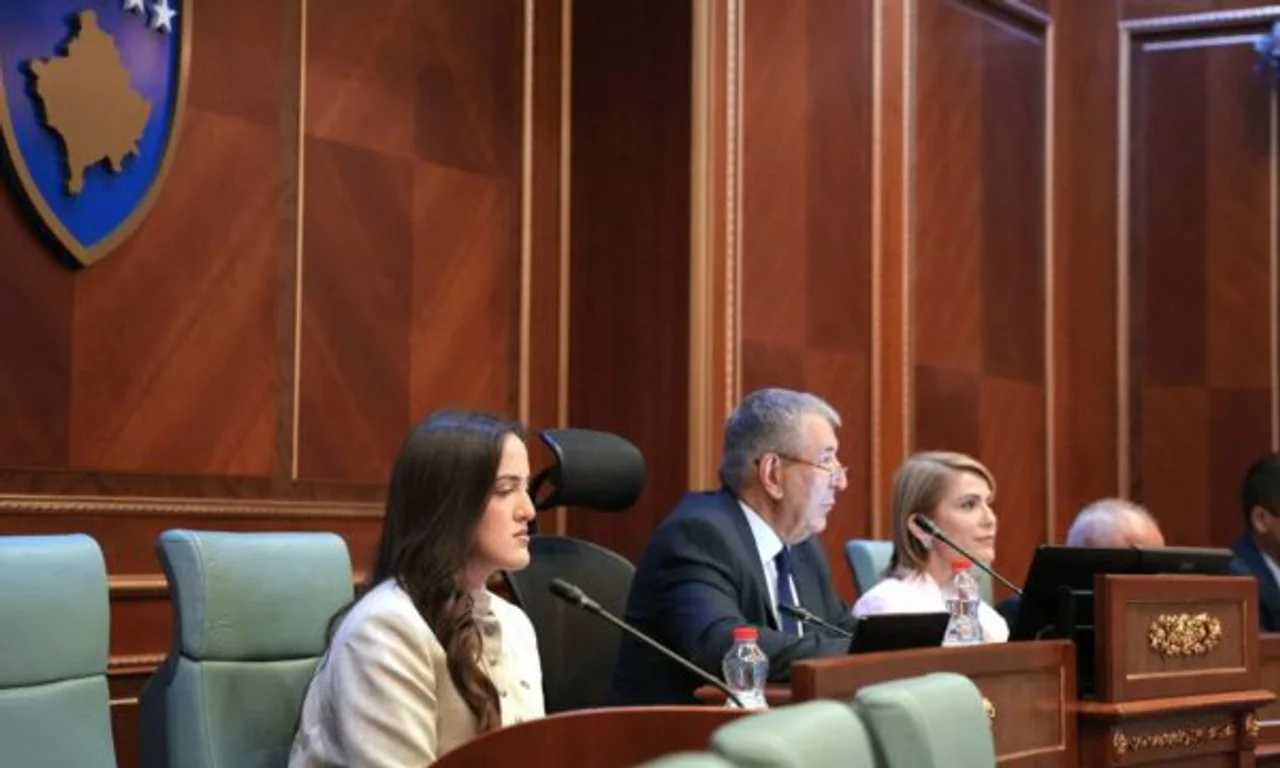 Dehari: Qëndrimi i ri i LDK-së përdoret si pretekst, paralajmëron përplasje fizike në Kuvend