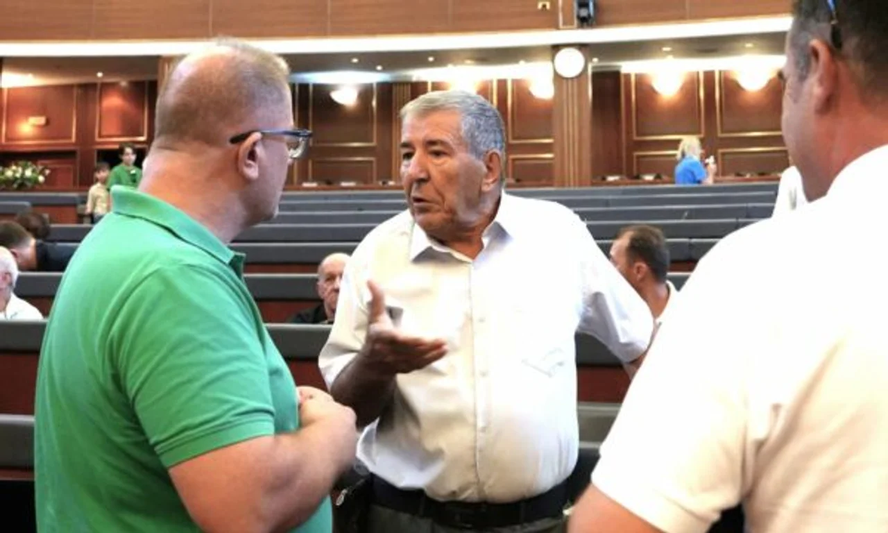 Dehari paralajmëron: seancën nuk e thirra për rrezik konflikti fizik