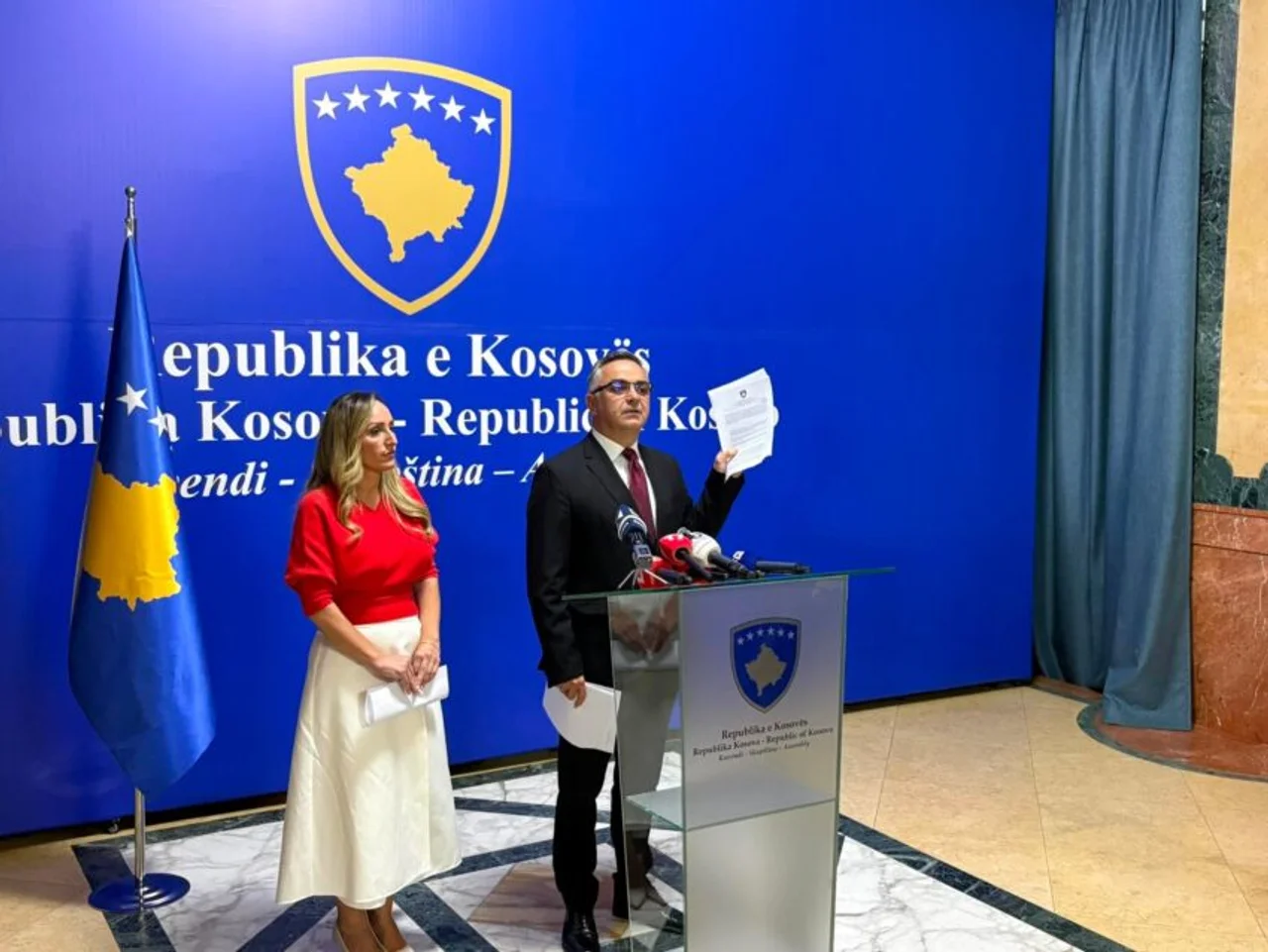 Tahiri paralajmëron kallëzim penal ndaj Qeverisë për 18 komisione, kërkon anulimin e vendimeve