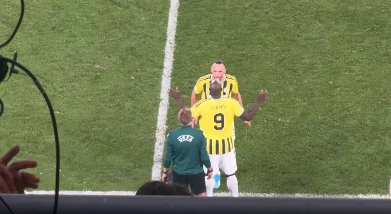 Lukaku bëri debutimin te Fenerbahçe dhe zëvendëson Vedat Muriqin