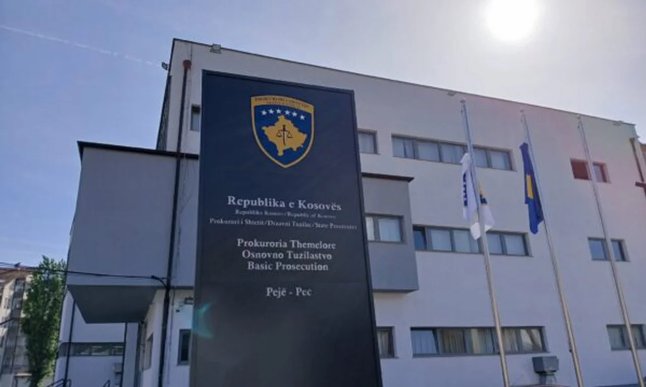 Aktakuzë në Pejë, dy persona akuzohen se i morën pacientit 134 mijë e 761 euro për transplant veshke