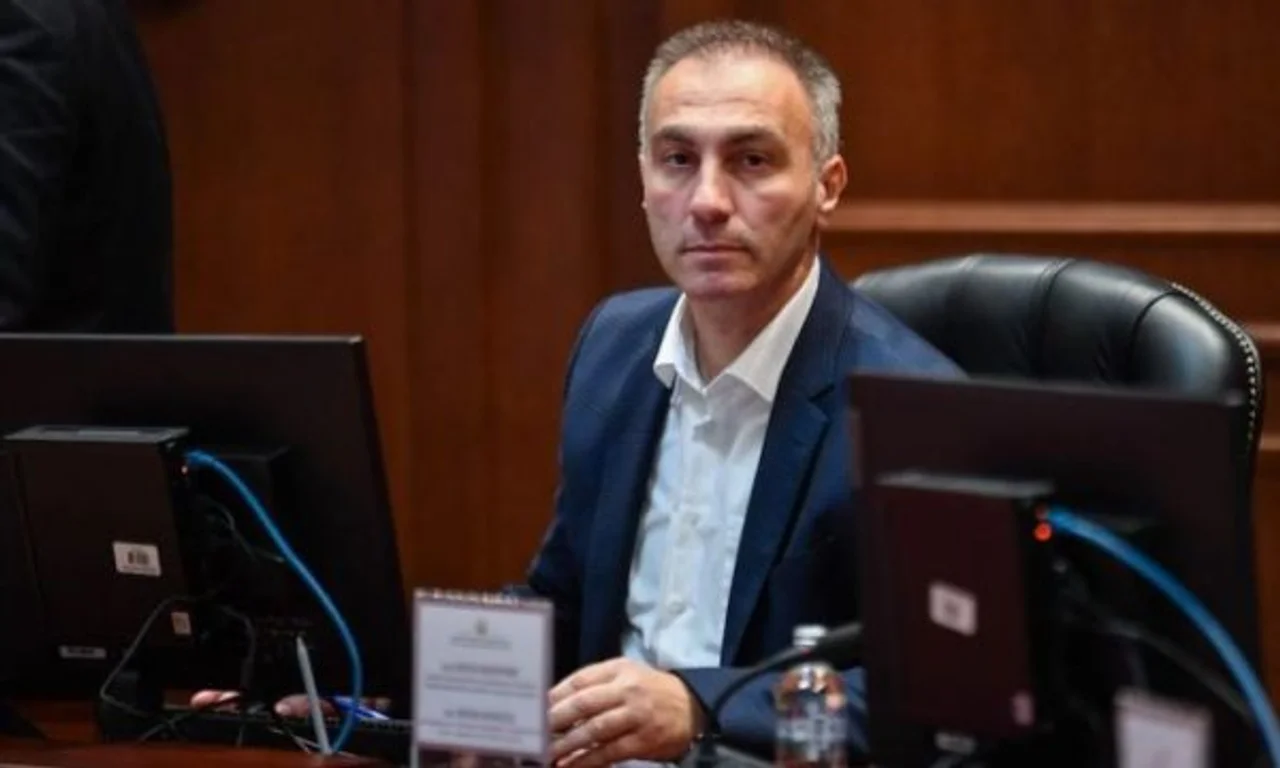Në Shkup nis gjykimi ndaj Artan Grubit dhe shtatë të pandehurve