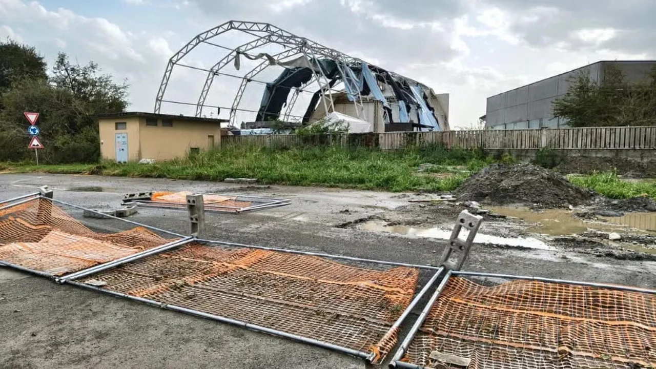 Tornadoja godet Italinë, rreth 40 persona të lënduar nga moti ekstrem