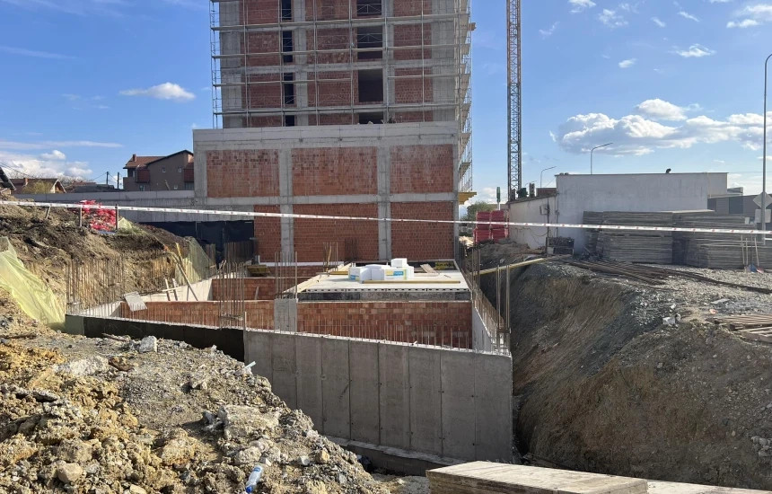 Ndalet për 48 orë një i dyshuar pas vdekjes së punëtorit në Prishtinë