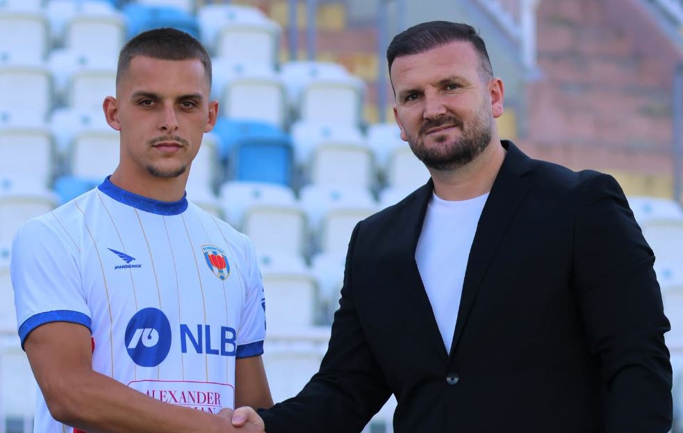 Ardian Hasani firmos me FC Prishtina: sulmuesi 22-vjeçar zyrtarizohet