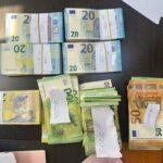 Foto: Dogana zbulon 30,000 euro të padeklaruara në Vërmicë: paratë u ndaluan