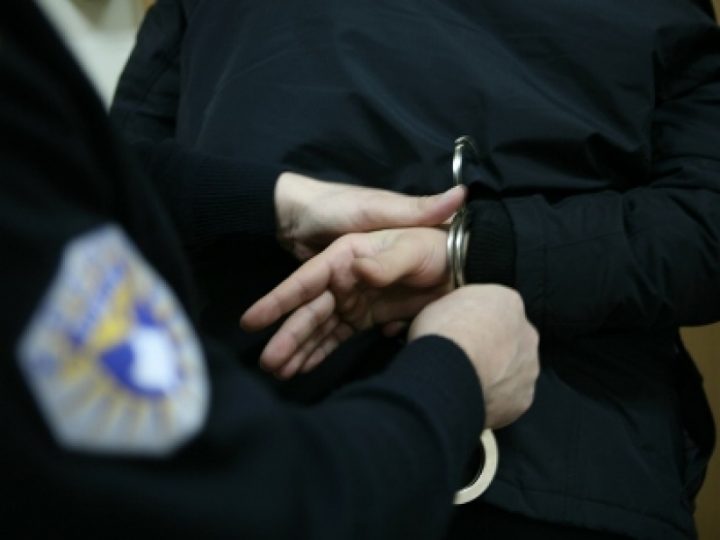 Tre persona arrestohen në Drenas, dy marrin tretman mjekësor