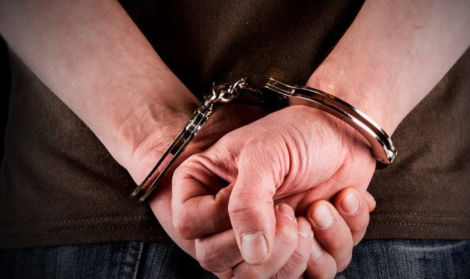 Ngacmoi një grua në Fushë Kosovë, arrestohet i dyshuari