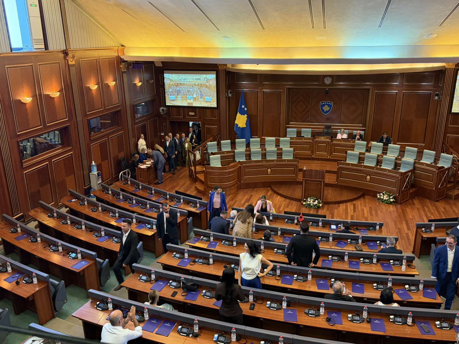 Vazhdimi i seancës konstituive nuk është thirrur, kanë kaluar gati 48 orë