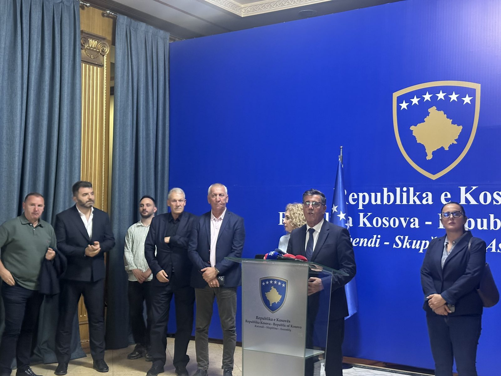 Foto: Haziri: LDK-ja mbetet e hapur për dialog, vendos nesër për seancën