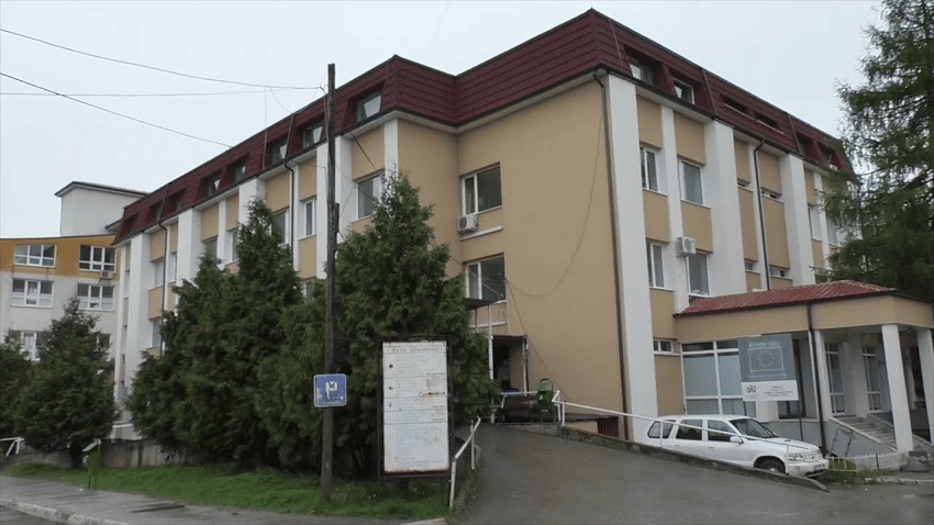Plagosje me armë në Gjakovë: i plagosuri dërgohet në Isa Grezda, i dyshuari arrestohet