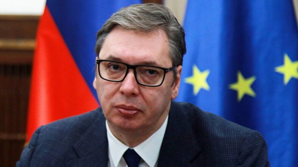 Vuçiqi i gatshëm për varrim “civilizues” të Mlladiqit, reagon Brukseli