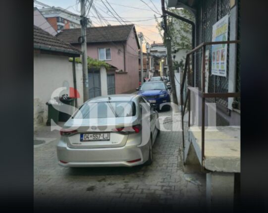 I dyshuari për fajde përplasi hetuesin dhe një 17-vjeçare gjatë arratisjes