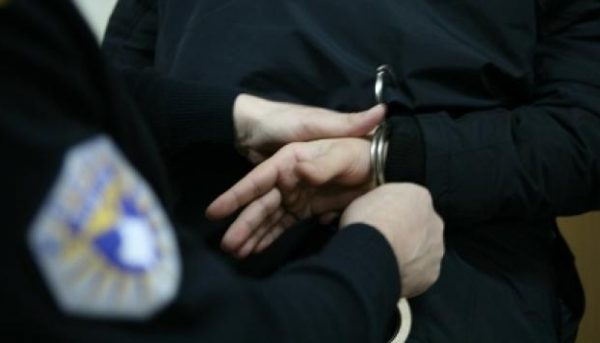 Arrestohet në Shtime 49-vjeçari i kërkuar për mashtrim, dërgohet në vuajtje të dënimit