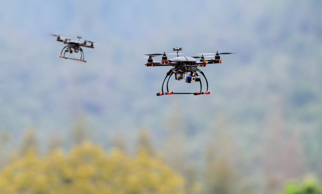 Sulmet me dronë godasin bazën ajrore dhe rafinerinë në Rusi