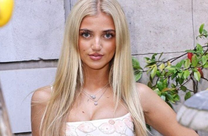 Foto: Princess Andre mahnit me fustanin veror në festën e Oh Polly