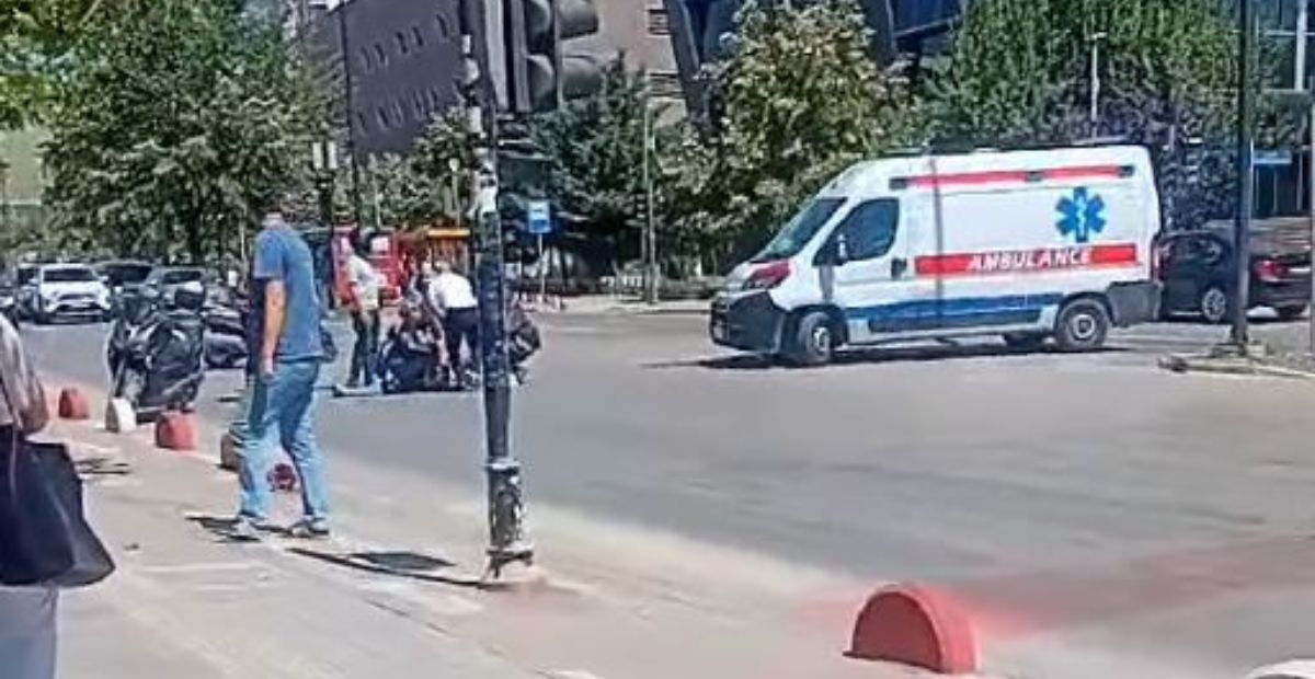 Aksident pranë Ministrisë së Arsimit, dyshohet se u godit një motorist