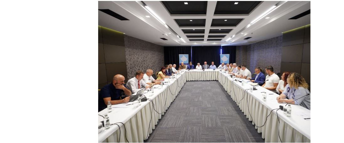 Kryetarët e komunave paralajmërojnë protestë në shtator para Qeverisë Kurti
