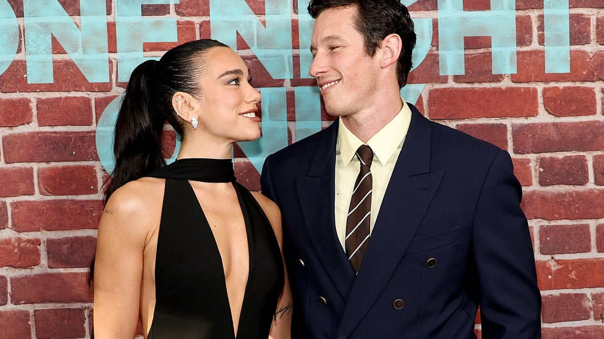 Callum Turner flet për familjen me Dua Lipën: do të doja të kisha fëmijë