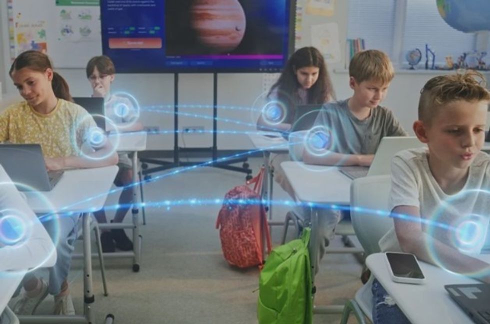 Foto: Inteligjenca artificiale trondit arsimin e mesëm, Suedia dhe Danimarka marrin masa