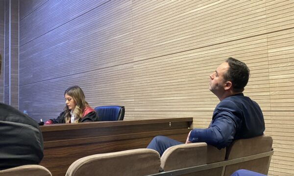 Glauk Konjufca del sot para gjykatës për rastin e gazit lotsjellës