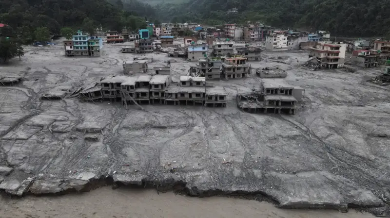 Bilanci i përmbytjeve në Nepal shkon në 616 viktima