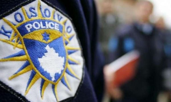 Policia dhe zjarrfikësit shpëtojnë grua rreth 30-vjeçare në Kaçanik