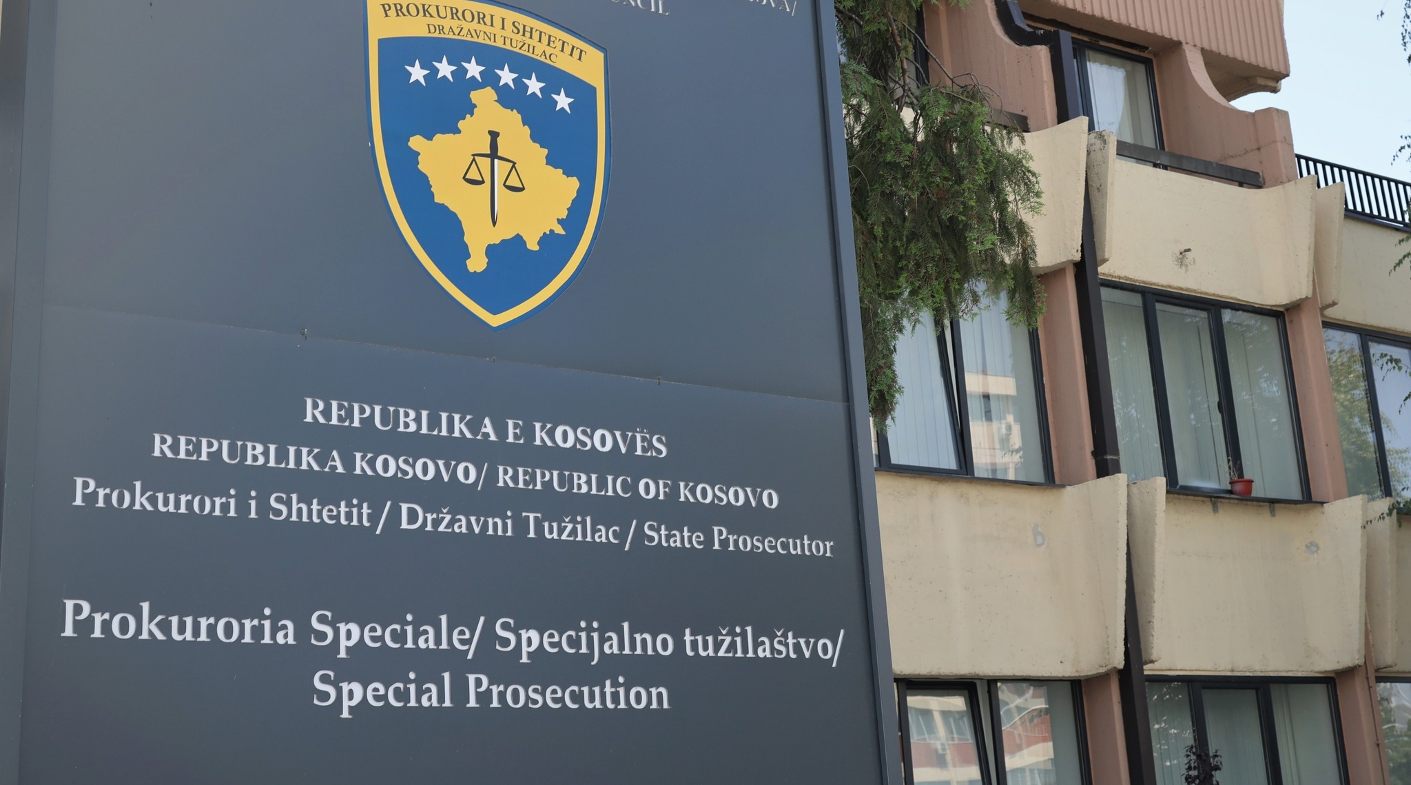Pesë milionë euro në Prishtinë, aktakuzë ndaj katër zyrtarëve të Infrastrukturës