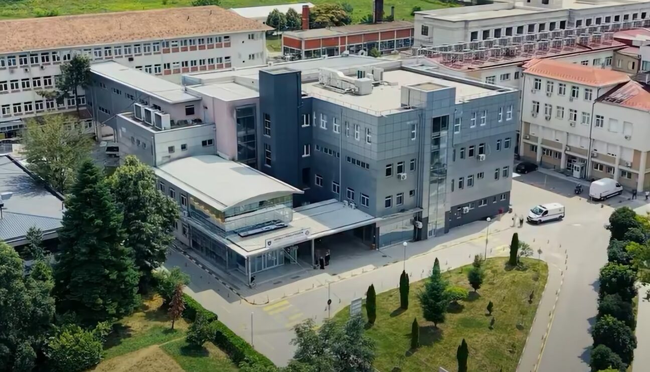 Therje në Krushë të Madhe: i plagosuri hospitalizohet, policia arreston të dyshuarin