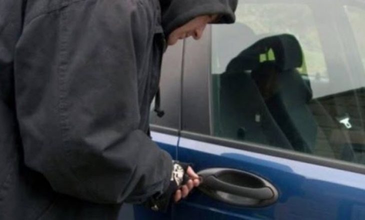Kosovarit i vidhen çanta, paratë dhe telefoni në Ulqin