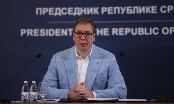 Vuçiq: Takimi Kurti-Ulutaş tregon se dialogu nuk ka më kuptim