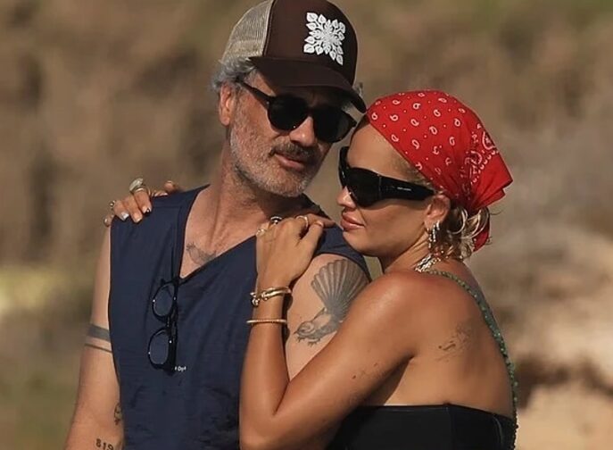 Rita Ora dhe bashkëshorti Taika Waititi shijojnë jahtin në Ibiza