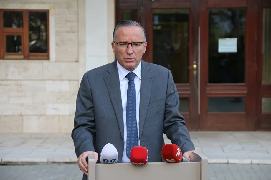 Foto: Bedri Hamza thërret në protestë më 1 tetor në Prishtinë