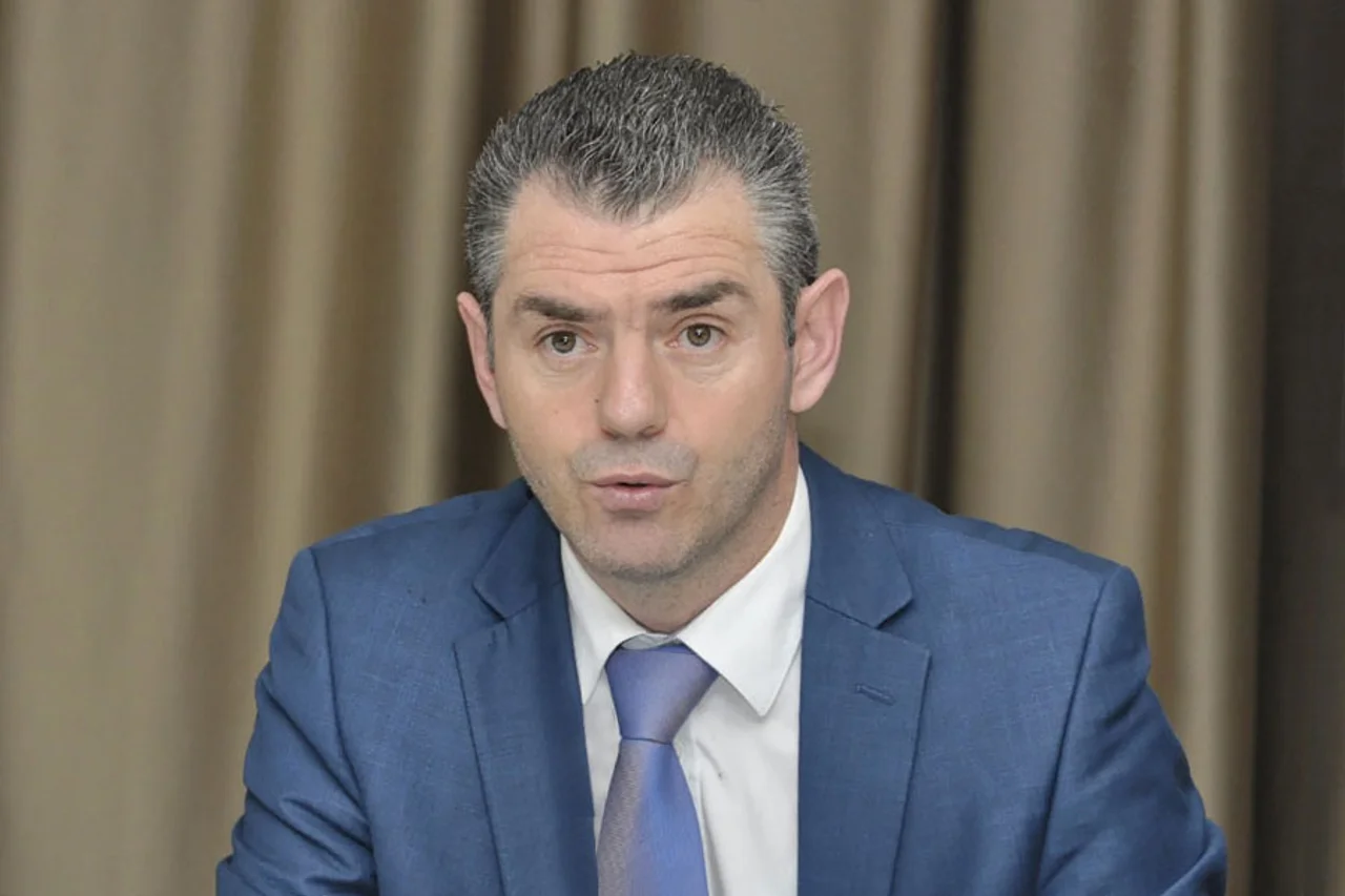 Shala kundërshton Abdixhikun: “Njerëzit e lirë” përcaktojnë rrugën e LDK-së