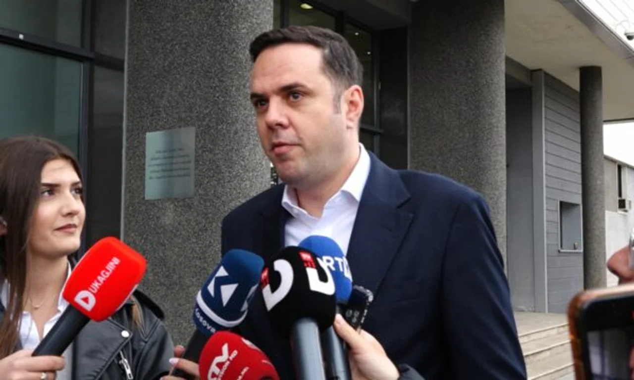 Pas takimit dyorësh me Kurtin, Abdixhiku: Situatë e pamundur numerike