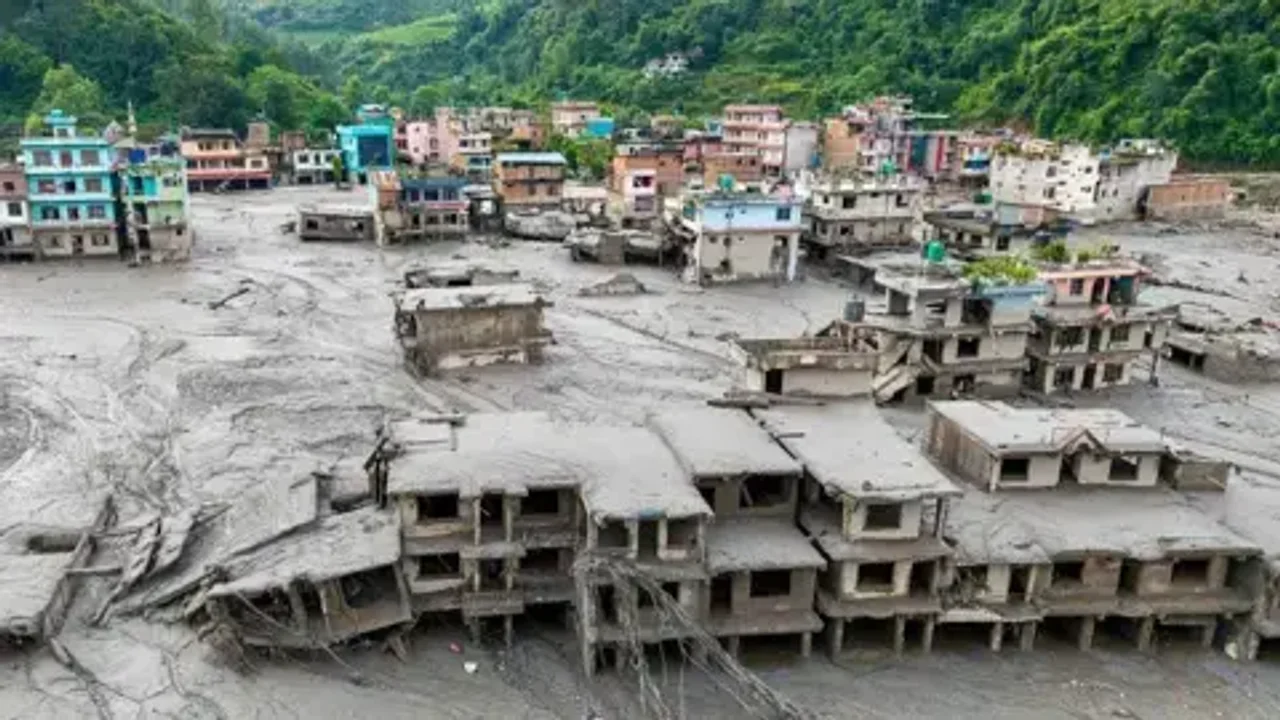 Mbijetoi 10 ditë nën rrënoja, gruaja gjendet e gjallë në Nepal