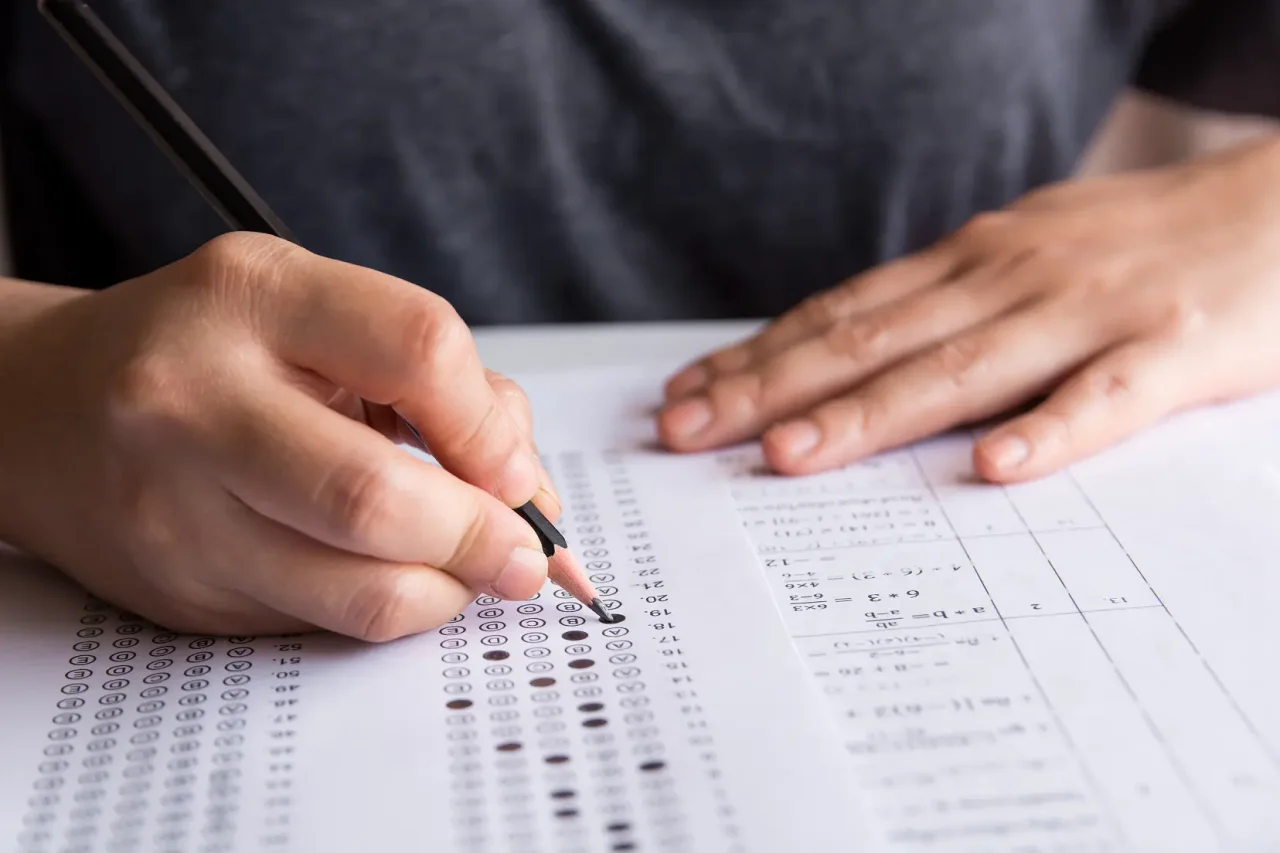 Rezultatet e PISA 2025 nxjerrin në pah vështirësitë në matematikë