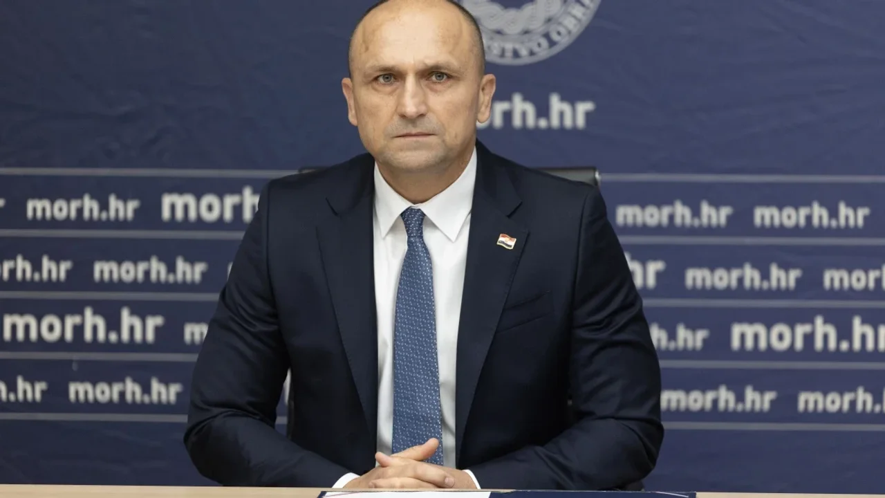 Kroacia paralajmëron hapa politikë ndaj Serbisë pas nderimeve për Mlladiqin