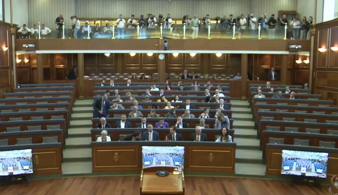 Formohet Qeveria Kurti 4, votohet pa opozitën