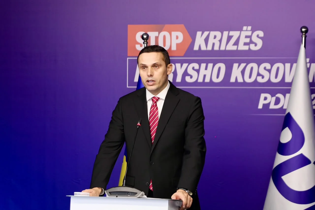 PDK pret nesër lirimin e Thaçit, Veselit, Krasniqit dhe Selimit