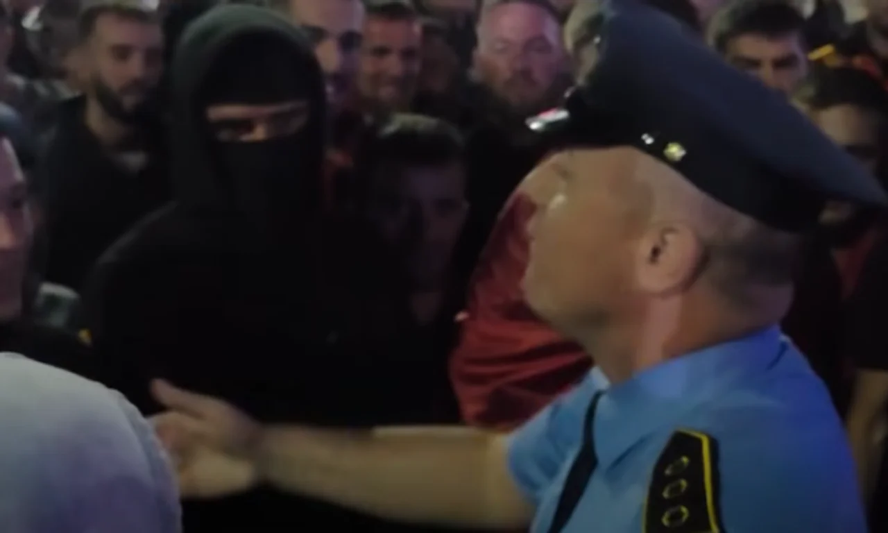 Foto: Protesta para EULEX-it në Prishtinë, togeri kërkon shpërndarjen