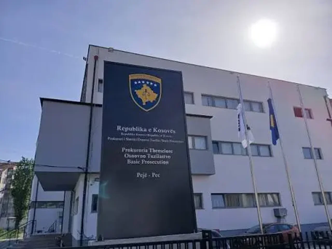 Foto: Aktakuzë në Pejë për keqpërdorim në prokurim dhe falsifikim dokumentesh