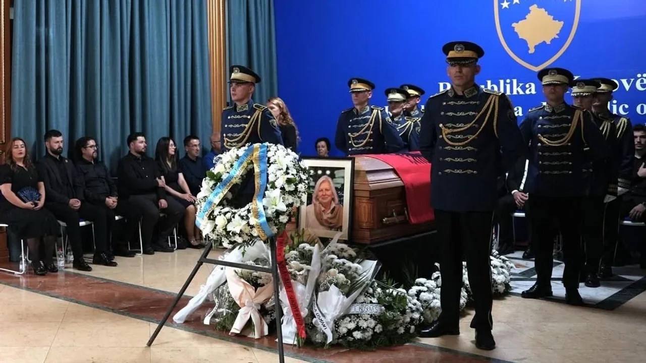 Flora Brovina përcillet me nderime shtetërore dhe ushtarake