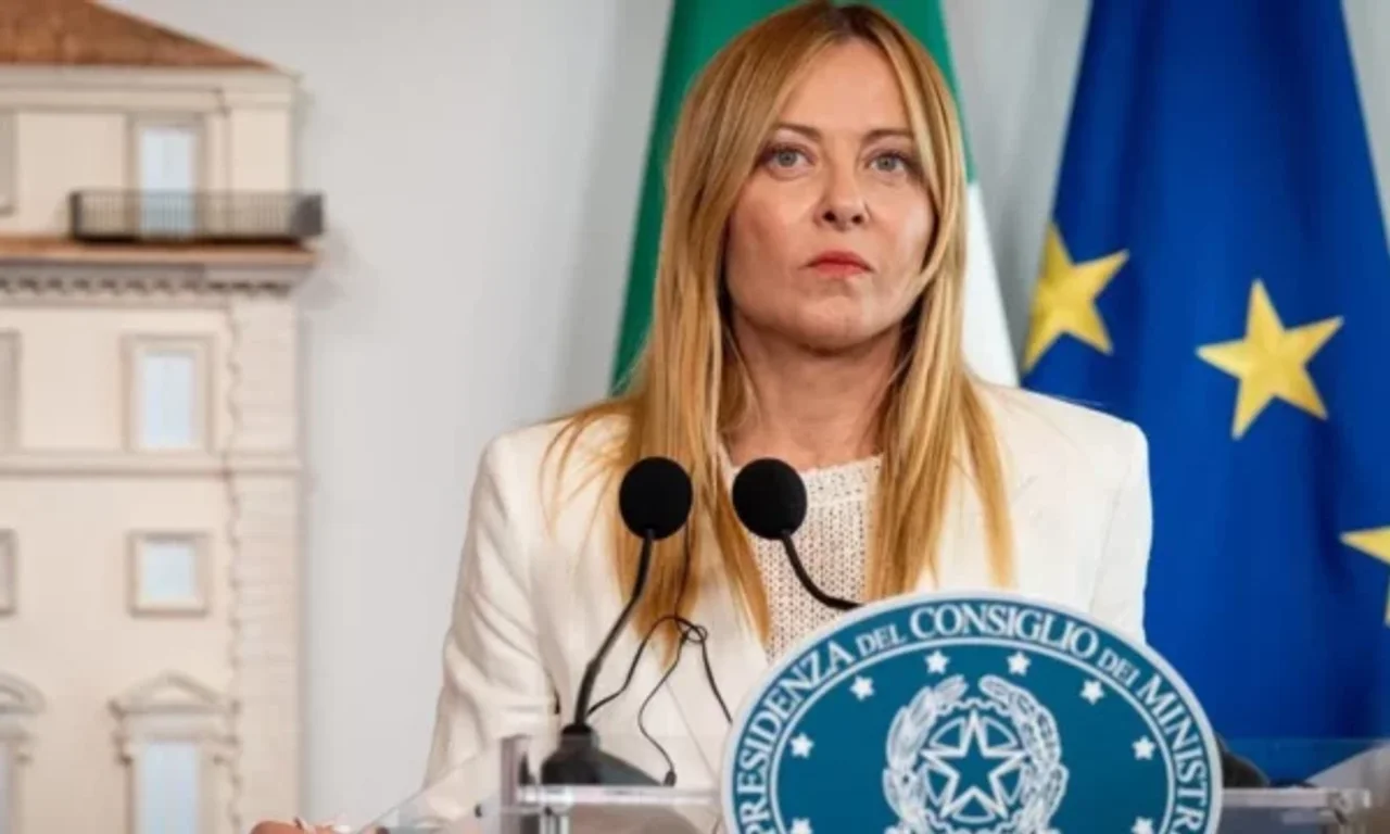 Meloni paralajmëron ndalimin e burkës dhe nikabit në shkollat italiane