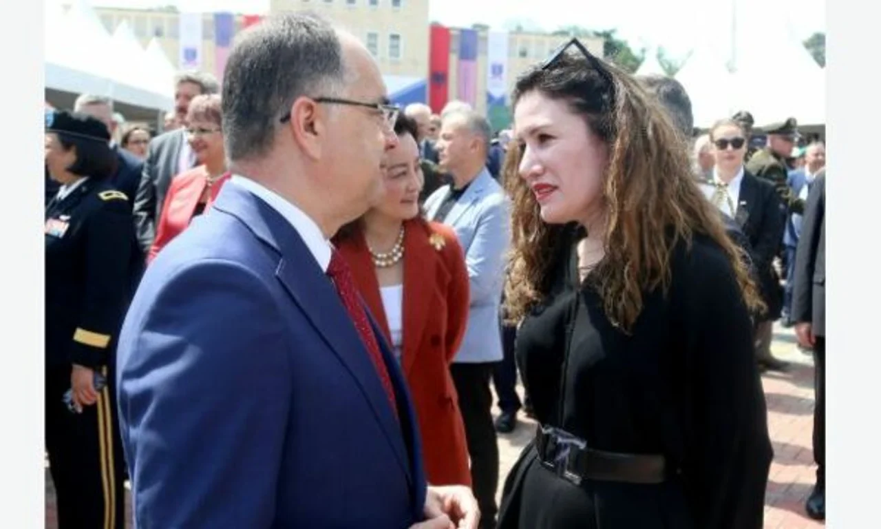Begaj dekreton shkarkimin e Vlora Hysenit nga drejtimi i SHISH-it