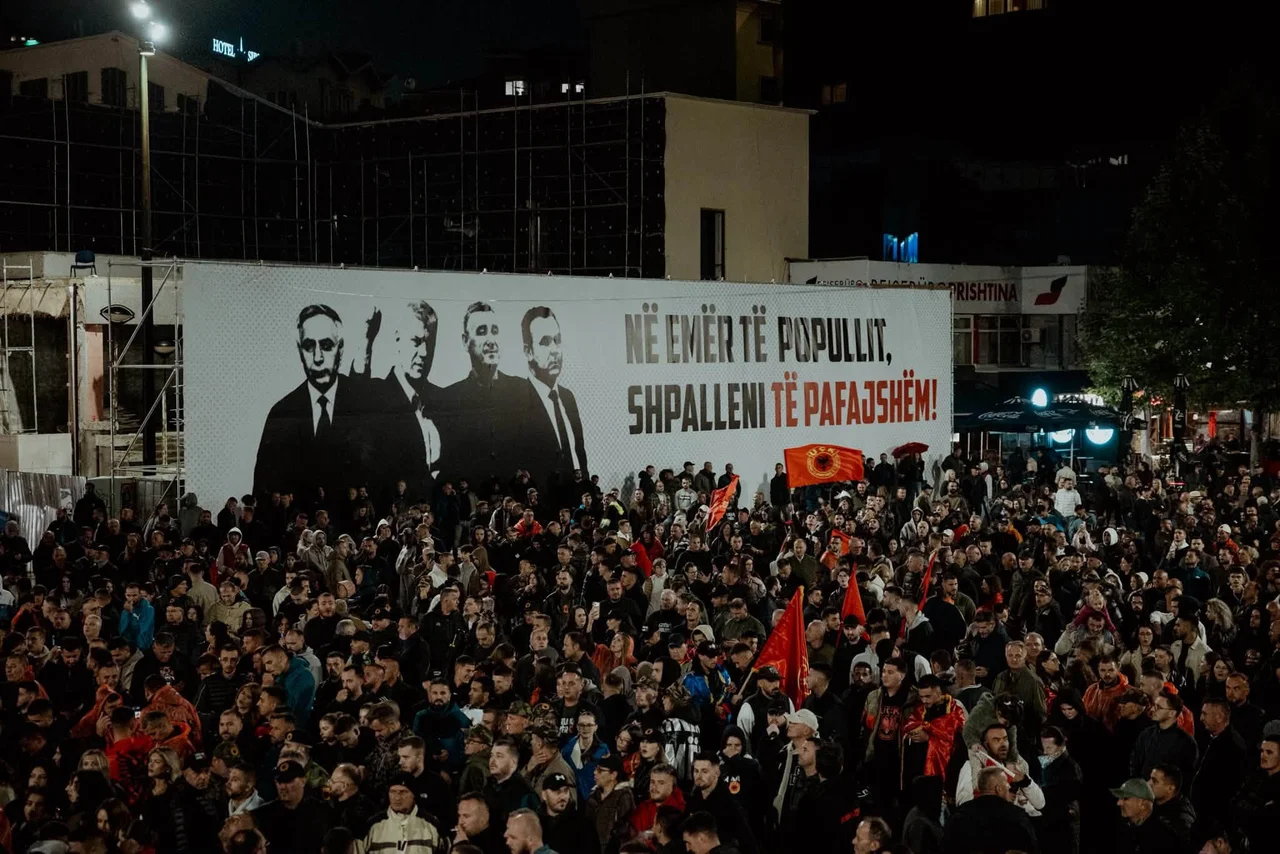 Foto: Protestat kundër aktgjykimit të Speciales vazhdojnë në Prishtinë